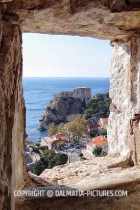 http://www.dalmatia-pictures.com/wp-content/uploads/2012/02/006_Dubrovnik.jpg