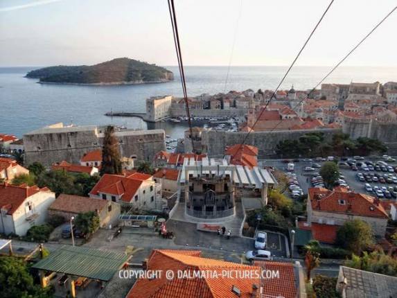 http://www.dalmatia-pictures.com/wp-content/uploads/2012/02/014_Dubrovnik.jpg