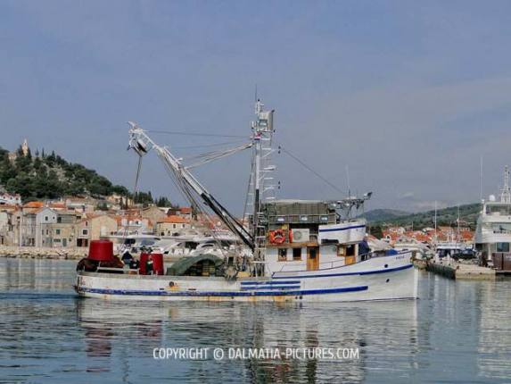 http://www.dalmatia-pictures.com/wp-content/uploads/2012/03/Tribunj_-koce_001.jpg