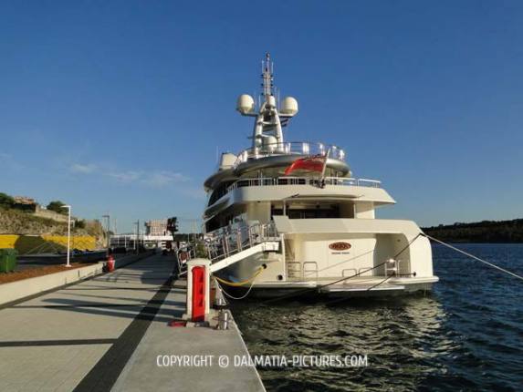 http://www.dalmatia-pictures.com/wp-content/uploads/2012/05/004_adriatic_boat_show_2012.jpg