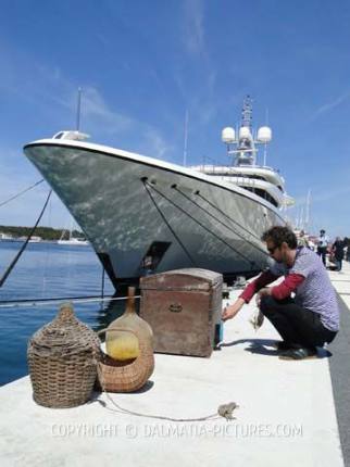 http://www.dalmatia-pictures.com/wp-content/uploads/2012/05/007_adriatic_boat_show_2012.jpg
