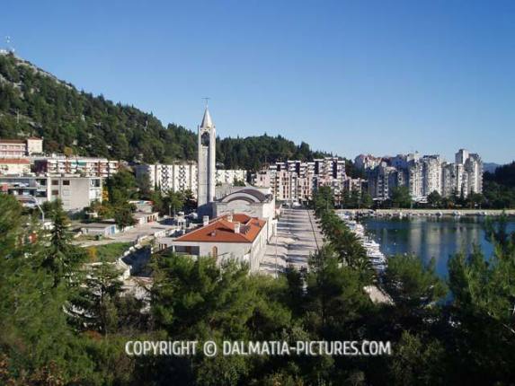 http://www.dalmatia-pictures.com/wp-content/uploads/2012/05/ploce_001.jpg
