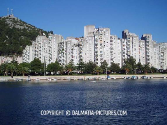 http://www.dalmatia-pictures.com/wp-content/uploads/2012/05/ploce_006.jpg